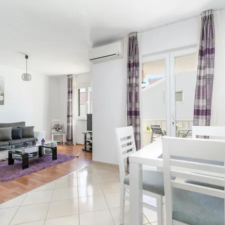 Appartement With Swimming Pool Seget Vranjica, Trogir - 24946 Donji Seget