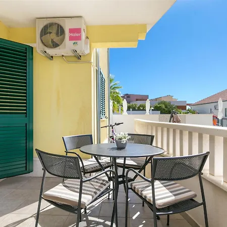 With Swimming Pool Seget Vranjica, Trogir - 24946 Апартаменты Сегет-Враница