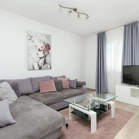 With Swimming Pool Seget Vranjica, Trogir - 24946 Апартаменты